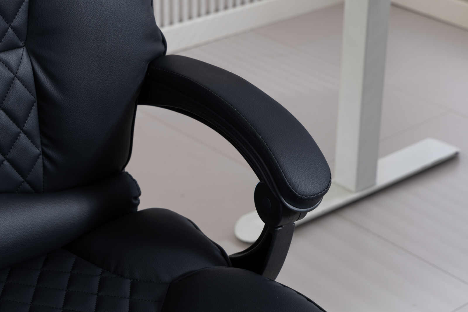 854A3516 Premium Office Massage Chair with Heat, Recline & Plush PU Leather Cushion