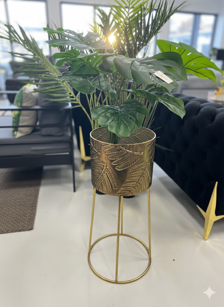 Elegant Gold Leaf-Pattern Metal Plant Pot with Stand - Image 2